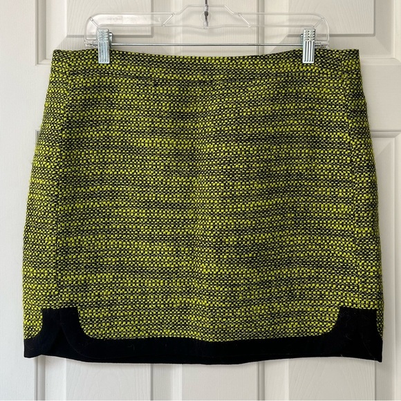 Stylish Green and Black Women's Skirt - Picture 3 of 15